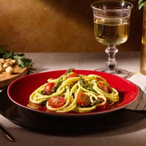 Al Bronzo Bucatini with Hazelnut Kale Pesto & Roasted Asparagus - Barilla