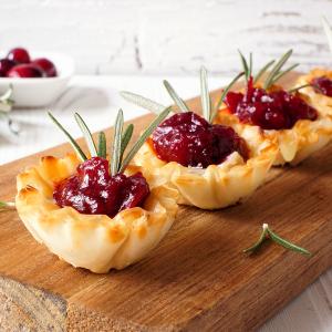 Cranberry Brie Phyllo Bites – Urban Meadow